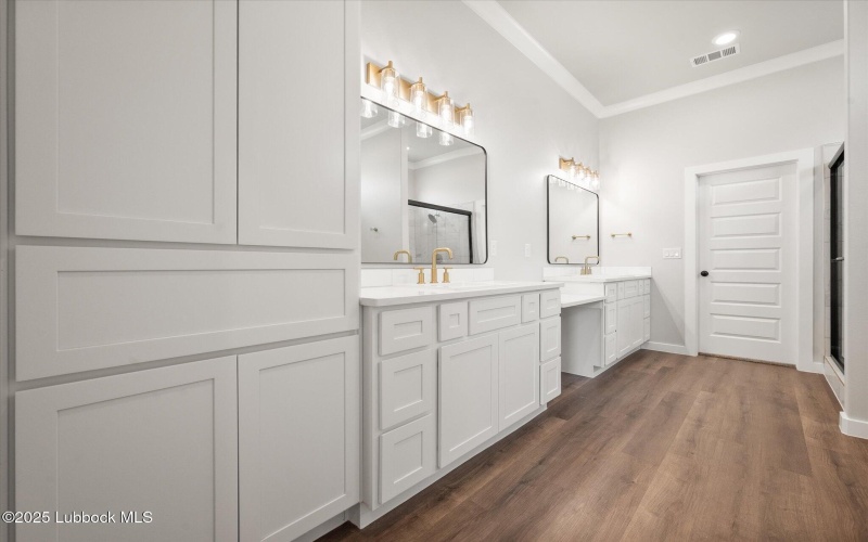 5403 106th Street, Lubbock, TX 79424, 4 Bedrooms Bedrooms, ,3 BathroomsBathrooms,Residential,For Sale,5403 106th Street,0,202561297