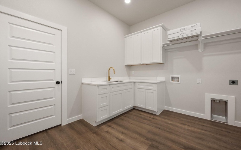 5403 106th Street, Lubbock, TX 79424, 4 Bedrooms Bedrooms, ,3 BathroomsBathrooms,Residential,For Sale,5403 106th Street,0,202561297