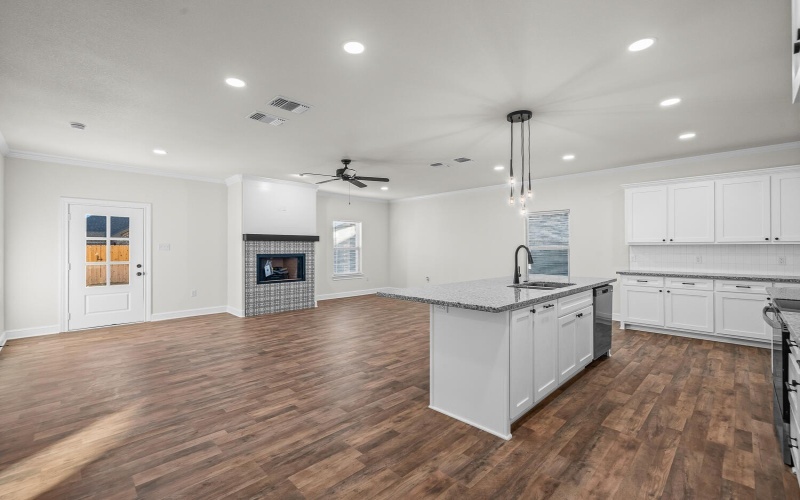 6923 17th Street, Lubbock, TX 79416, 3 Bedrooms Bedrooms, ,2 BathroomsBathrooms,Residential,For Sale,6923 17th Street,0,202564096