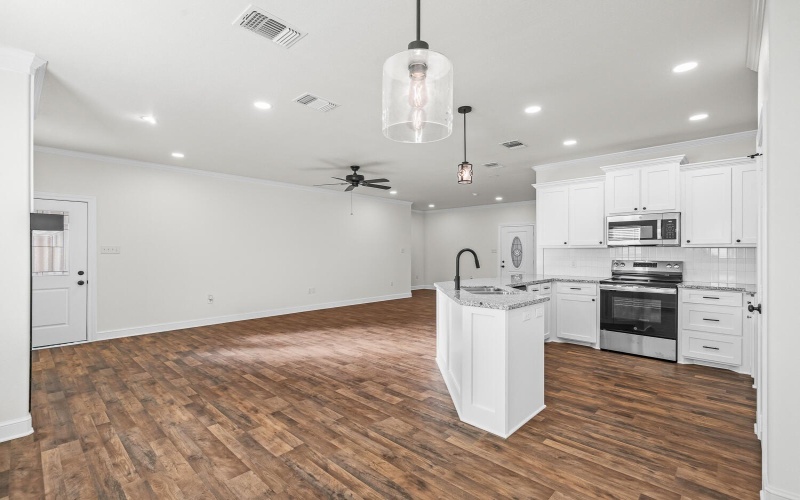 6921 17th Street, Lubbock, TX 79416, 3 Bedrooms Bedrooms, ,2 BathroomsBathrooms,Residential,For Sale,6921 17th Street,0,202564098