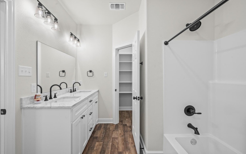 6921 17th Street, Lubbock, TX 79416, 3 Bedrooms Bedrooms, ,2 BathroomsBathrooms,Residential,For Sale,6921 17th Street,0,202564098