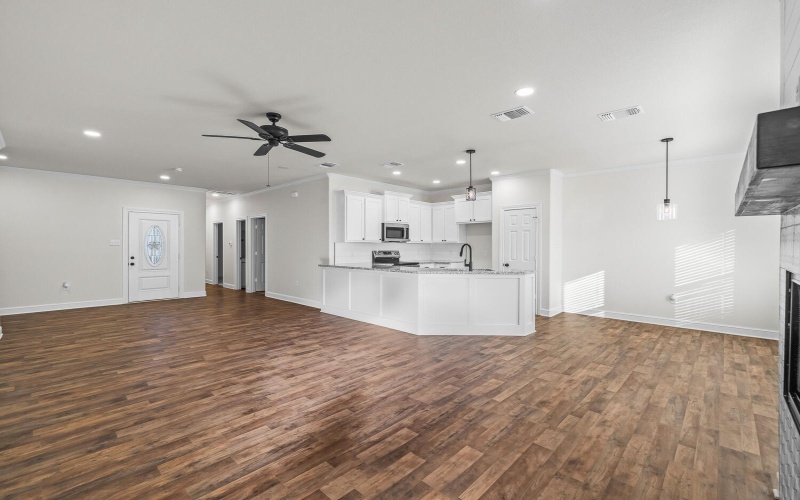 6921 17th Street, Lubbock, TX 79416, 3 Bedrooms Bedrooms, ,2 BathroomsBathrooms,Residential,For Sale,6921 17th Street,0,202564098