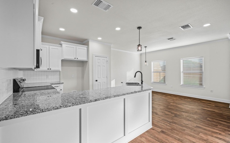 6921 17th Street, Lubbock, TX 79416, 3 Bedrooms Bedrooms, ,2 BathroomsBathrooms,Residential,For Sale,6921 17th Street,0,202564098