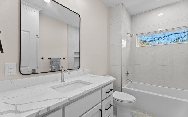 2200 Virginia Avenue, Nacogdoches, TX 75964, 3 Habitaciones Habitaciones , ,2 BañosBaños,Residential,En Venta,2200 Virginia Avenue,0,22502051