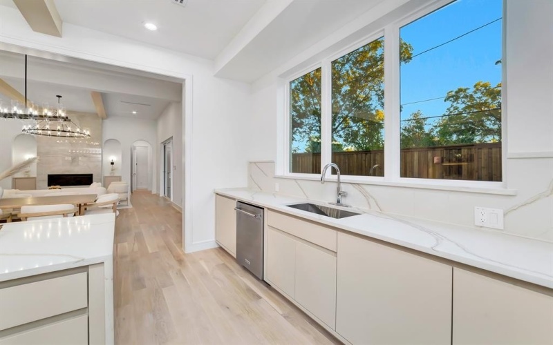 3736 Van Ness Lane, Dallas, TX 75220, 4 Bedrooms Bedrooms, ,3 BathroomsBathrooms,Residential,For Sale,3736 Van Ness Lane,0,21088981