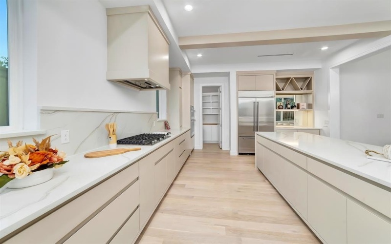 3736 Van Ness Lane, Dallas, TX 75220, 4 Bedrooms Bedrooms, ,3 BathroomsBathrooms,Residential,For Sale,3736 Van Ness Lane,0,21088981