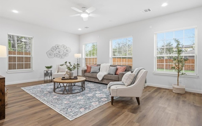 1130 Shaw Street, Dallas, TX 75212, 4 Bedrooms Bedrooms, ,3 BathroomsBathrooms,Residential,For Sale,1130 Shaw Street,0,21123381