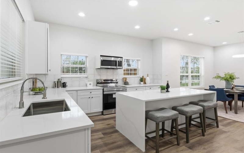 1130 Shaw Street, Dallas, TX 75212, 4 Bedrooms Bedrooms, ,3 BathroomsBathrooms,Residential,For Sale,1130 Shaw Street,0,21123381