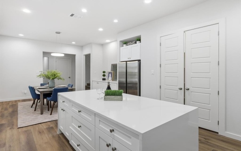 1130 Shaw Street, Dallas, TX 75212, 4 Bedrooms Bedrooms, ,3 BathroomsBathrooms,Residential,For Sale,1130 Shaw Street,0,21123381