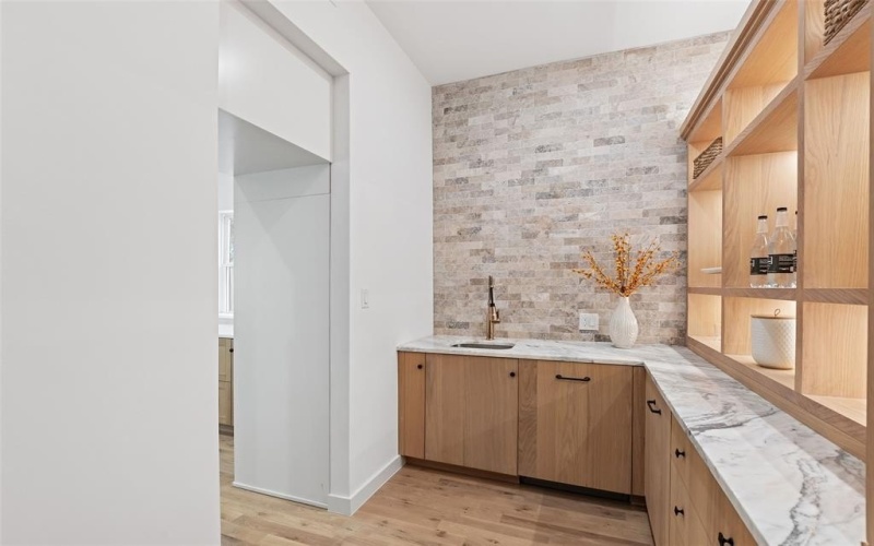 10565 Cromwell Drive, Dallas, TX 75229, 5 Habitaciones Habitaciones , ,6 BañosBaños,Residential,En Venta,10565 Cromwell Drive,0,21130164