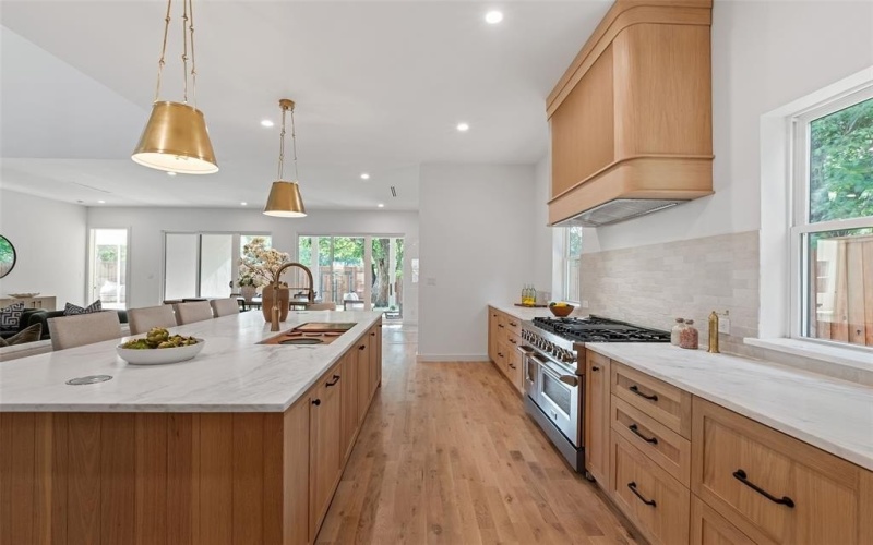 10565 Cromwell Drive, Dallas, TX 75229, 5 Habitaciones Habitaciones , ,6 BañosBaños,Residential,En Venta,10565 Cromwell Drive,0,21130164