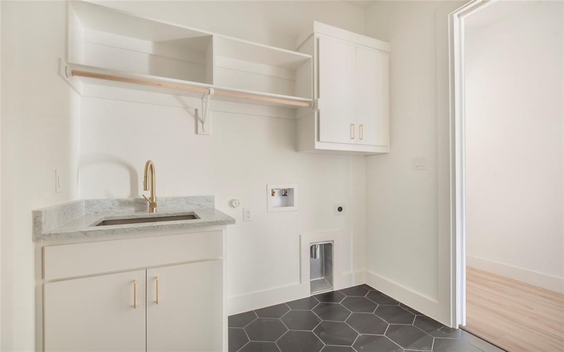 3902 Furey Street, Dallas, TX 75212, 5 Habitaciones Habitaciones , ,3 BañosBaños,Residential,En Venta,3902 Furey Street,0,21130406