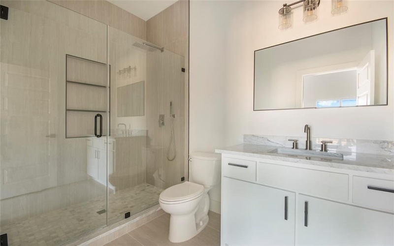 3902 Furey Street, Dallas, TX 75212, 5 Habitaciones Habitaciones , ,3 BañosBaños,Residential,En Venta,3902 Furey Street,0,21130406