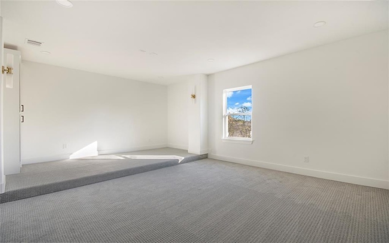 3902 Furey Street, Dallas, TX 75212, 5 Habitaciones Habitaciones , ,3 BañosBaños,Residential,En Venta,3902 Furey Street,0,21130406