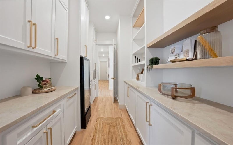 160 Robnett Road, Waxahachie, TX 75165, 4 Bedrooms Bedrooms, ,5 BathroomsBathrooms,Residential,For Sale,160 Robnett Road,0,21130500