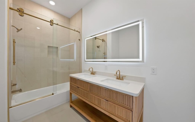 160 Robnett Road, Waxahachie, TX 75165, 4 Bedrooms Bedrooms, ,5 BathroomsBathrooms,Residential,For Sale,160 Robnett Road,0,21130500