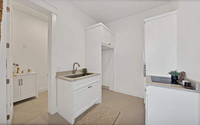 160 Robnett Road, Waxahachie, TX 75165, 4 Bedrooms Bedrooms, ,5 BathroomsBathrooms,Residential,For Sale,160 Robnett Road,0,21130500