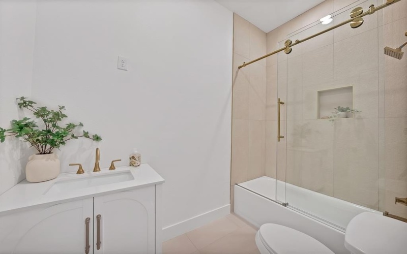 160 Robnett Road, Waxahachie, TX 75165, 4 Bedrooms Bedrooms, ,5 BathroomsBathrooms,Residential,For Sale,160 Robnett Road,0,21130500