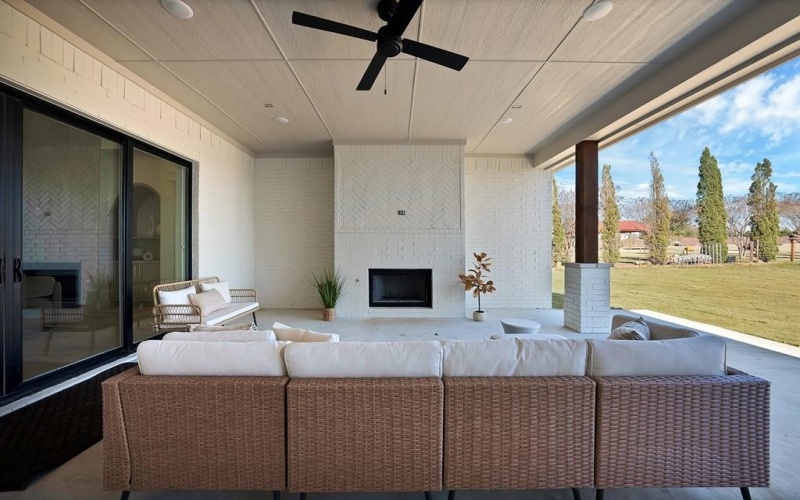 160 Robnett Road, Waxahachie, TX 75165, 4 Bedrooms Bedrooms, ,5 BathroomsBathrooms,Residential,For Sale,160 Robnett Road,0,21130500