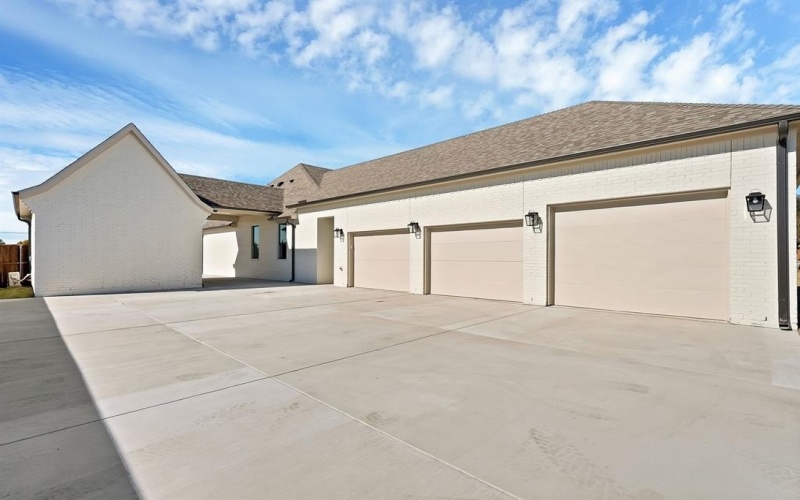 160 Robnett Road, Waxahachie, TX 75165, 4 Bedrooms Bedrooms, ,5 BathroomsBathrooms,Residential,For Sale,160 Robnett Road,0,21130500