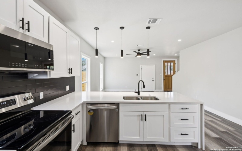 803 Indiana, San Antonio, TX 78210, 3 Bedrooms Bedrooms, ,2 BathroomsBathrooms,Residential,For Sale,803 Indiana,0,1927869