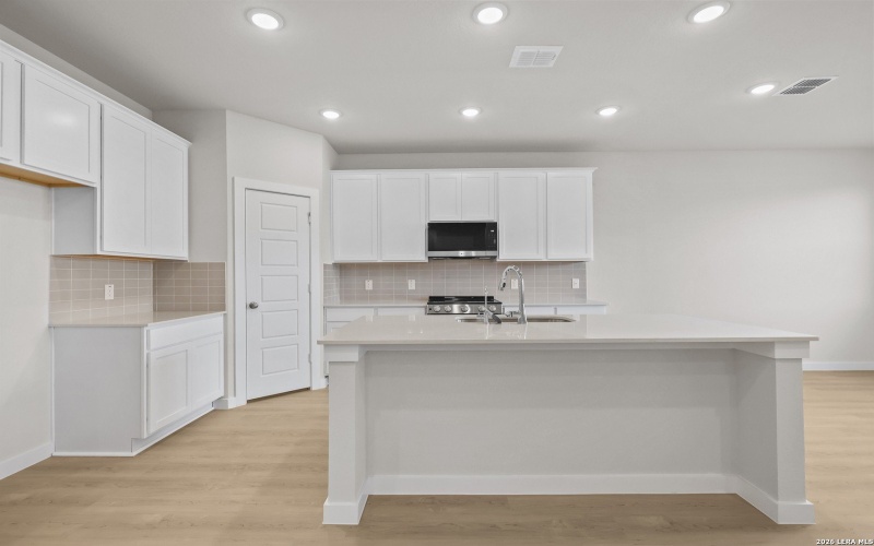 8114 CHAMPION CREEK, San Antonio, TX 78252, 3 Habitaciones Habitaciones , ,2 BañosBaños,Residential,En Venta,8114 CHAMPION CREEK,0,1927890