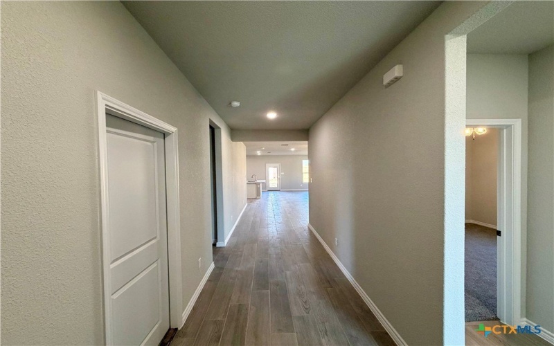 6905 Wizard Drive, Killeen, TX 76549, 4 Bedrooms Bedrooms, ,3 BathroomsBathrooms,Residential,For Sale,6905 Wizard Drive,0,598639