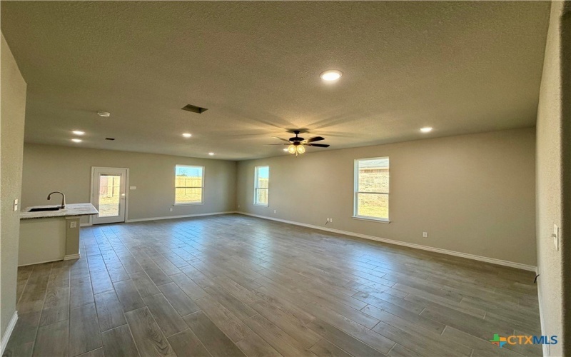 6905 Wizard Drive, Killeen, TX 76549, 4 Bedrooms Bedrooms, ,3 BathroomsBathrooms,Residential,For Sale,6905 Wizard Drive,0,598639