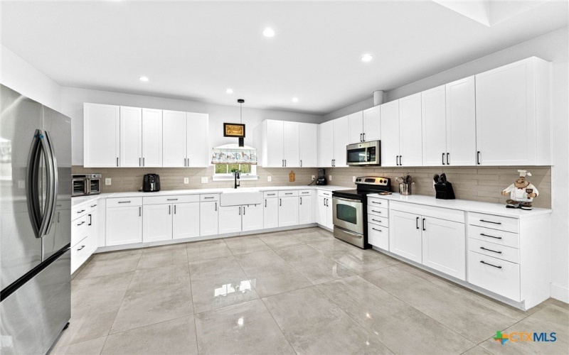 7074 Newman Boulevard, Kyle, TX 78640, 3 Bedrooms Bedrooms, ,2 BathroomsBathrooms,Residential,For Sale,7074 Newman Boulevard,0,599806