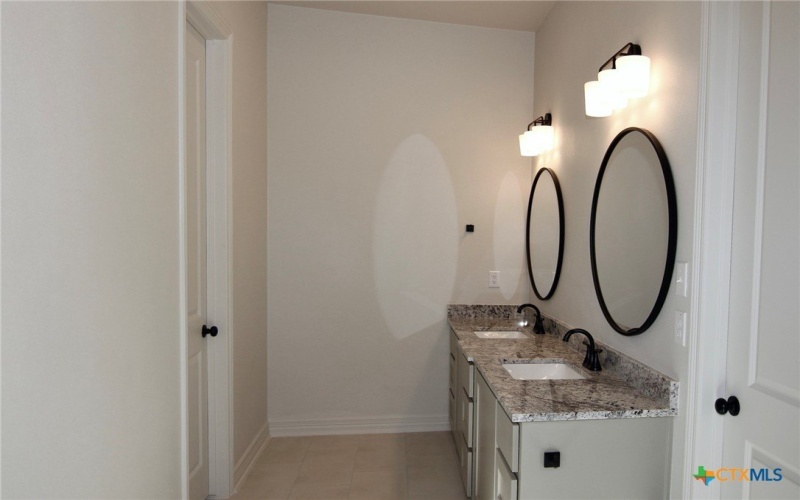 5034 Bella Charca Parkway, Nolanville, TX 76559, 4 Bedrooms Bedrooms, ,2 BathroomsBathrooms,Residential,For Sale,5034 Bella Charca Parkway,0,599841