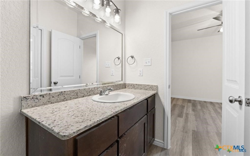 122 Leon Lane unit: B #B, Copperas Cove, TX 76522, 3 Bedrooms Bedrooms, ,2 BathroomsBathrooms,Residential Multi Family,For Sale,122 Leon Lane unit: B,0,599873