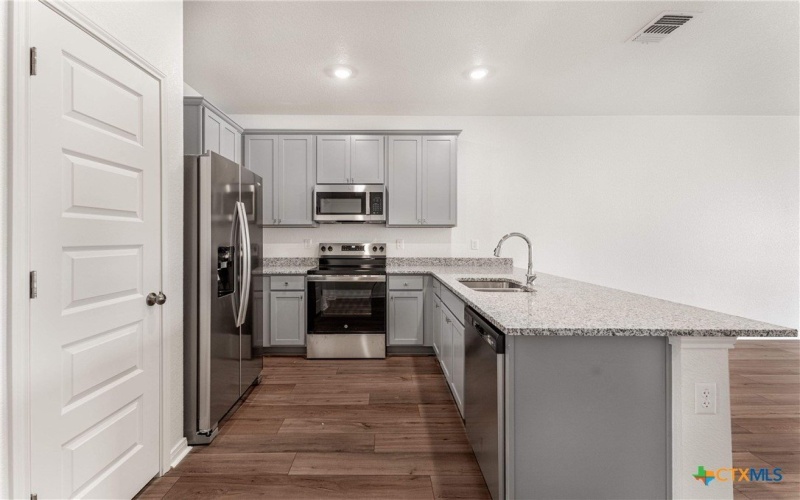 6107 Twistleaf Lane, Killeen, TX 76543, 6 Habitaciones Habitaciones , ,5 BañosBaños,Residential Multi Family,En Venta,6107 Twistleaf Lane,0,599893