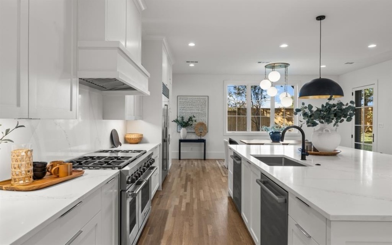 9111 Aldwick Drive, Dallas, TX 75238, 5 Bedrooms Bedrooms, ,7 BathroomsBathrooms,Residential,For Sale,9111 Aldwick Drive,0,21130641