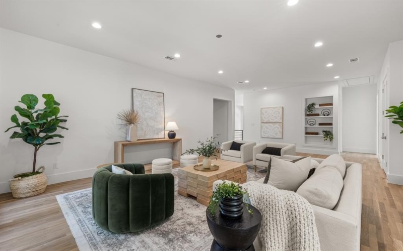 9111 Aldwick Drive, Dallas, TX 75238, 5 Bedrooms Bedrooms, ,7 BathroomsBathrooms,Residential,For Sale,9111 Aldwick Drive,0,21130641