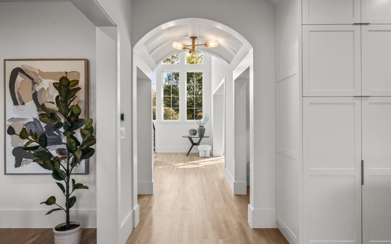 9111 Aldwick Drive, Dallas, TX 75238, 5 Bedrooms Bedrooms, ,7 BathroomsBathrooms,Residential,For Sale,9111 Aldwick Drive,0,21130641