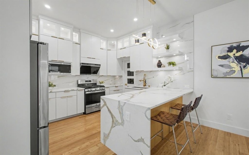 2015 Angelina Drive, Dallas, TX 75212, 4 Bedrooms Bedrooms, ,3 BathroomsBathrooms,Residential,For Sale,2015 Angelina Drive,0,21130662