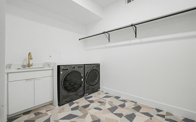 2015 Angelina Drive, Dallas, TX 75212, 4 Bedrooms Bedrooms, ,3 BathroomsBathrooms,Residential,For Sale,2015 Angelina Drive,0,21130662