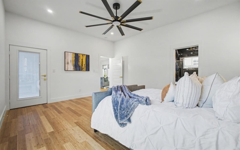 2015 Angelina Drive, Dallas, TX 75212, 4 Bedrooms Bedrooms, ,3 BathroomsBathrooms,Residential,For Sale,2015 Angelina Drive,0,21130662