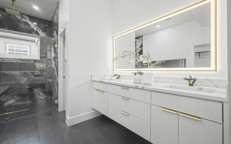 2015 Angelina Drive, Dallas, TX 75212, 4 Bedrooms Bedrooms, ,3 BathroomsBathrooms,Residential,For Sale,2015 Angelina Drive,0,21130662