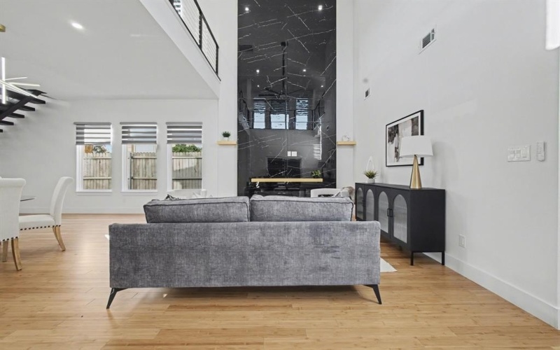 2015 Angelina Drive, Dallas, TX 75212, 4 Bedrooms Bedrooms, ,3 BathroomsBathrooms,Residential,For Sale,2015 Angelina Drive,0,21130662