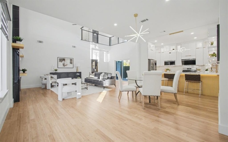 2015 Angelina Drive, Dallas, TX 75212, 4 Bedrooms Bedrooms, ,3 BathroomsBathrooms,Residential,For Sale,2015 Angelina Drive,0,21130662