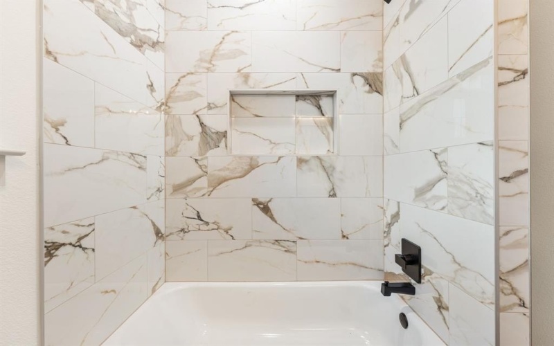 5901 S LAKESIDE HILLS Court, Granbury, TX 76048, 3 Habitaciones Habitaciones , ,2 BañosBaños,Residential,En Venta,5901 S LAKESIDE HILLS Court,0,21130799