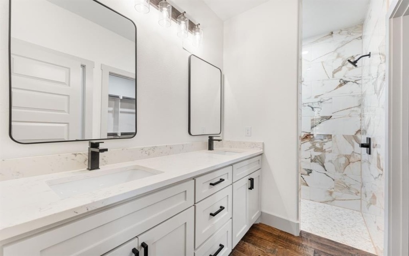 5901 S LAKESIDE HILLS Court, Granbury, TX 76048, 3 Habitaciones Habitaciones , ,2 BañosBaños,Residential,En Venta,5901 S LAKESIDE HILLS Court,0,21130799