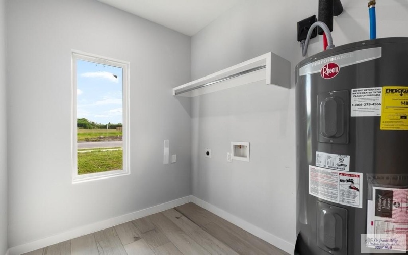 2408 CALLE MORENO, BROWNSVILLE, TX 78521, 3 Bedrooms Bedrooms, ,2 BathroomsBathrooms,Residential,For Sale,2408 CALLE MORENO,0,29769400