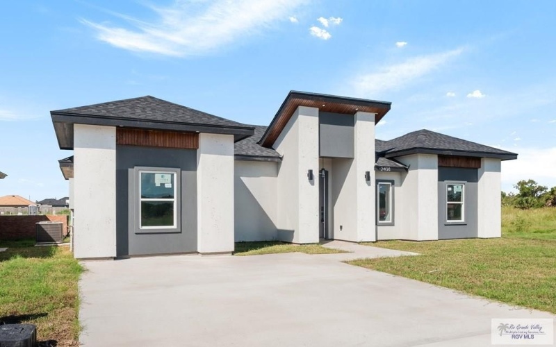 2408 CALLE MORENO, BROWNSVILLE, TX 78521, 3 Bedrooms Bedrooms, ,2 BathroomsBathrooms,Residential,For Sale,2408 CALLE MORENO,0,29769400