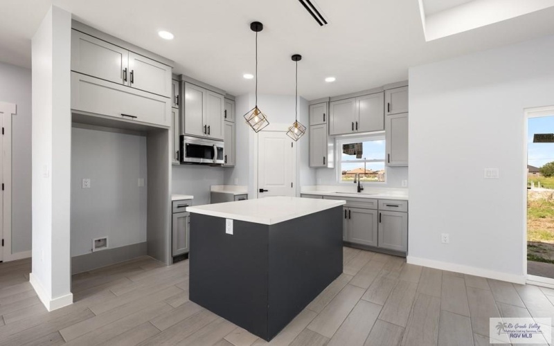 2408 CALLE MORENO, BROWNSVILLE, TX 78521, 3 Bedrooms Bedrooms, ,2 BathroomsBathrooms,Residential,For Sale,2408 CALLE MORENO,0,29769400