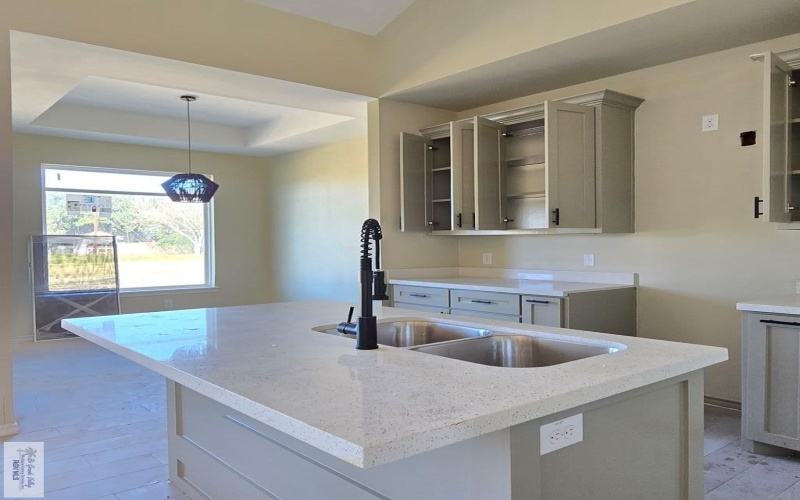 18105 SPRUCE ST, COMBES, TX 78552, 3 Habitaciones Habitaciones , ,2 BañosBaños,Residential,En Venta,18105 SPRUCE ST,0,29770604