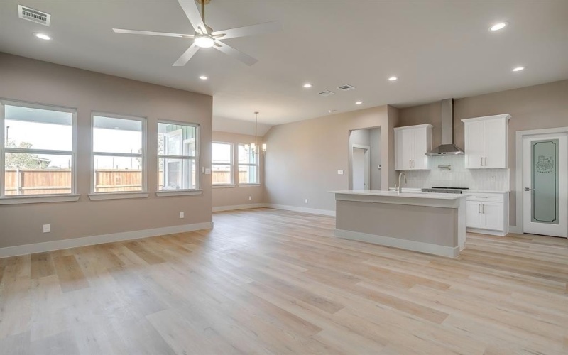 900 Cope Street, Mansfield, TX 76065, 4 Bedrooms Bedrooms, ,2 BathroomsBathrooms,Residential,For Sale,900 Cope Street,0,21012274