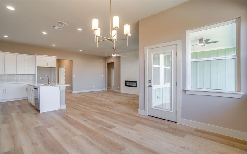 900 Cope Street, Mansfield, TX 76065, 4 Bedrooms Bedrooms, ,2 BathroomsBathrooms,Residential,For Sale,900 Cope Street,0,21012274