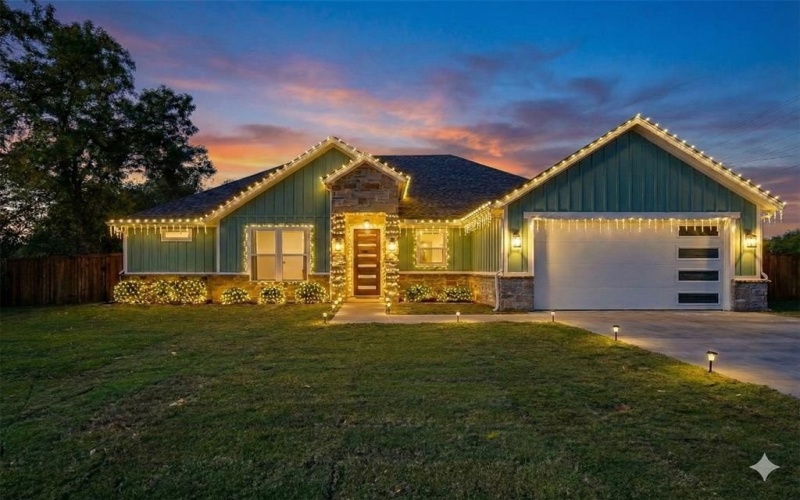 900 Cope Street, Mansfield, TX 76065, 4 Bedrooms Bedrooms, ,2 BathroomsBathrooms,Residential,For Sale,900 Cope Street,0,21012274